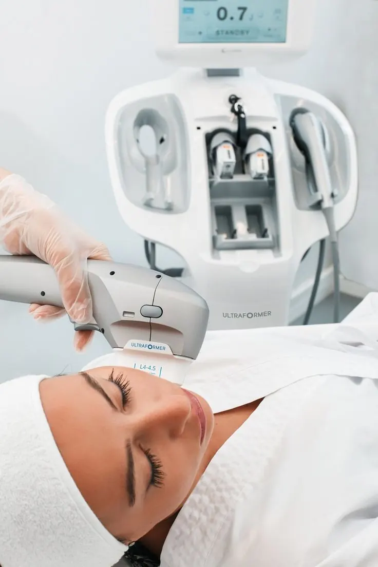 Ultraformer MPT e laser para rejuvenescimento e melhora da textura da pele
